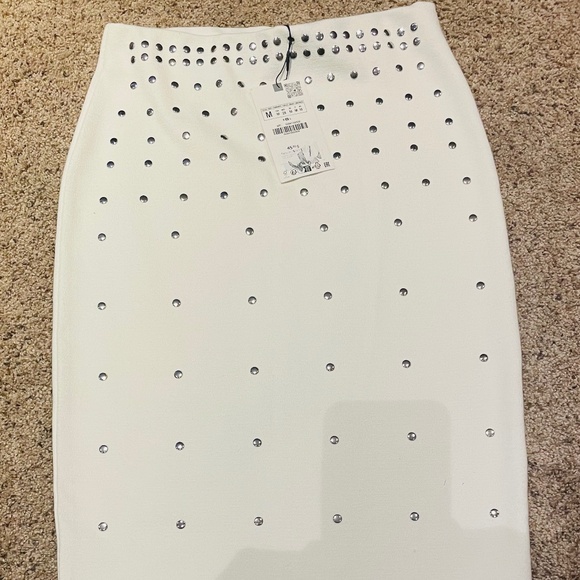 Zara skirt - Picture 1 of 3